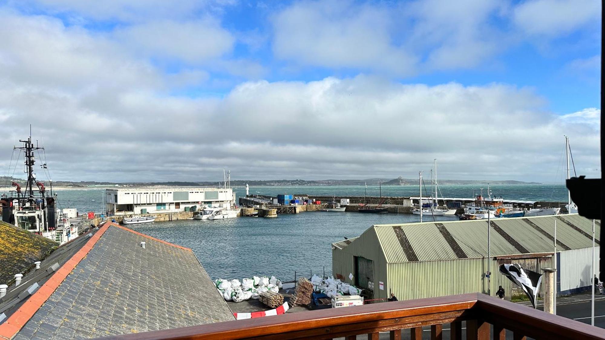 Penthouse 3 - Spacious Harbourside Apartment With Stunning Sea Views Penzance Kültér fotó